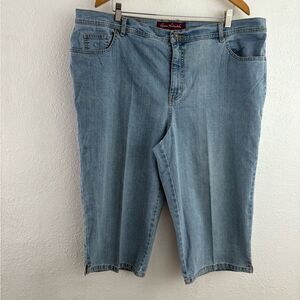 Gloria Vanderbilt Amanda Womens  Blue Capri Jeans Size 22